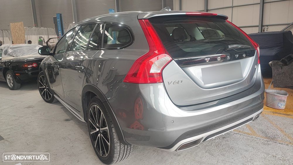Volvo V60 2.0 D4 Summum Geartronic - 3