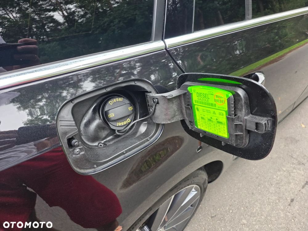 Skoda Octavia 2.0 TDI DSG L&K - 36