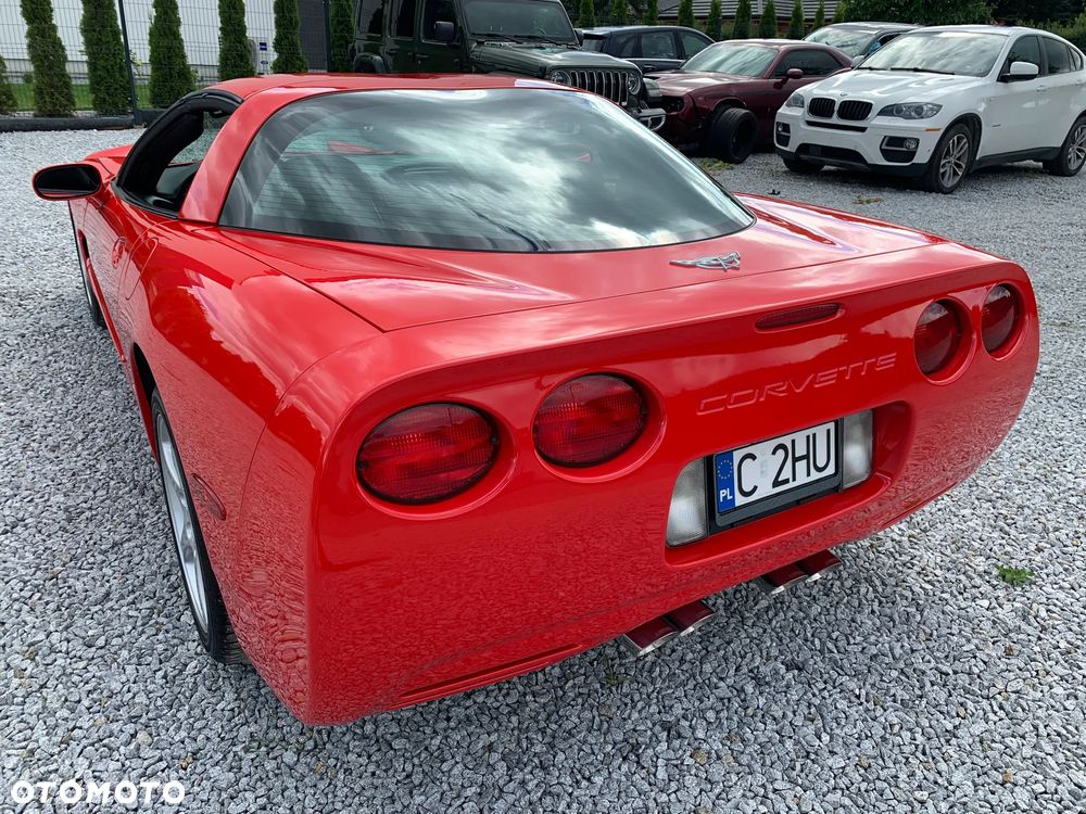 Chevrolet Corvette - 10