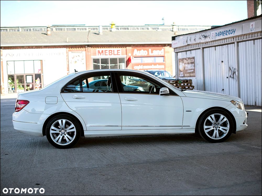 Mercedes-Benz Klasa C 180 BlueEFFICIENCY 7G-TRONIC Avantgarde - 9
