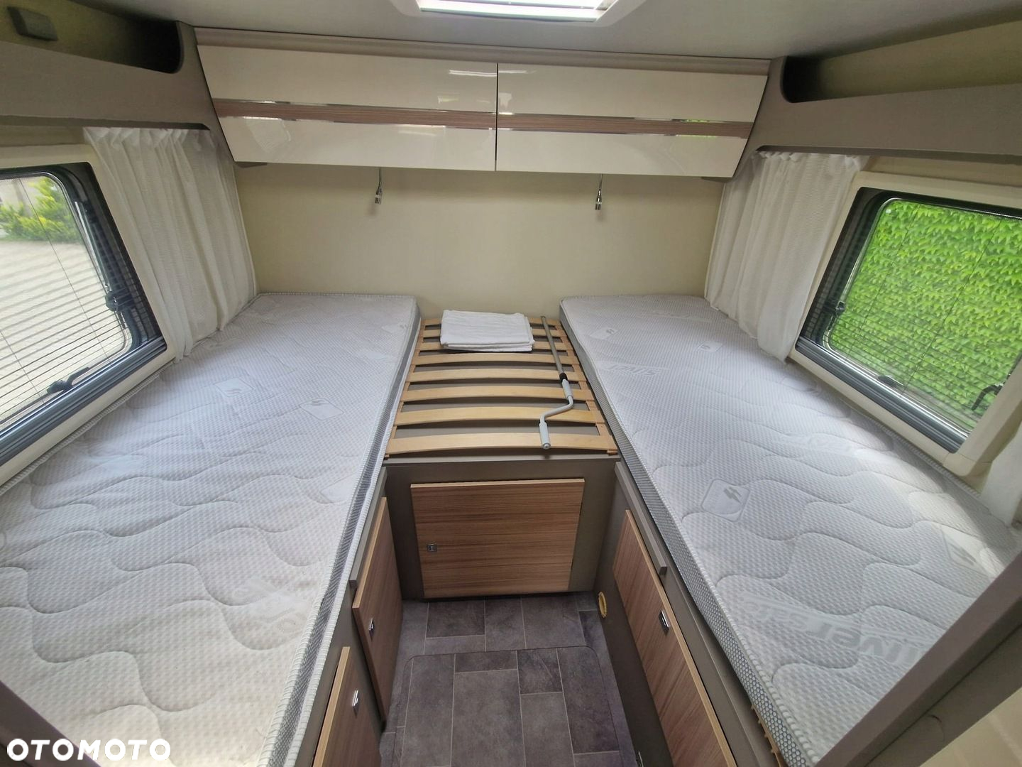 RENAULT MASTER 2023 r ZABUDOWA KAMPER AHORN 690 - 9