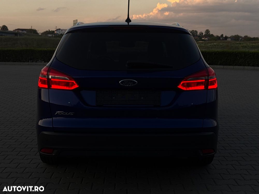 Ford Focus - 33