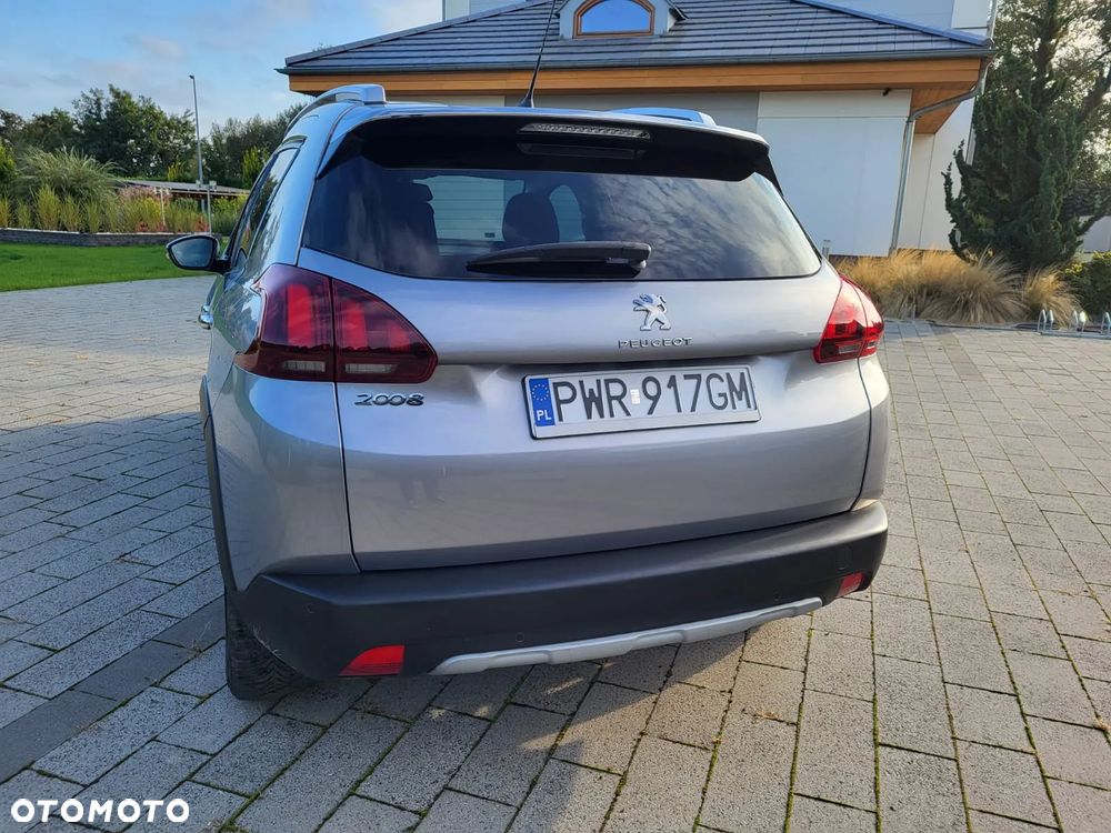 Peugeot 2008 1.2 Pure Tech Allure S&S - 4