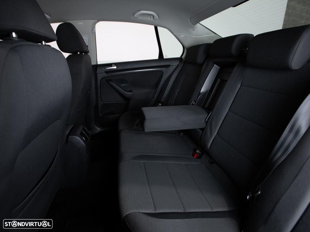 VW Jetta - 9