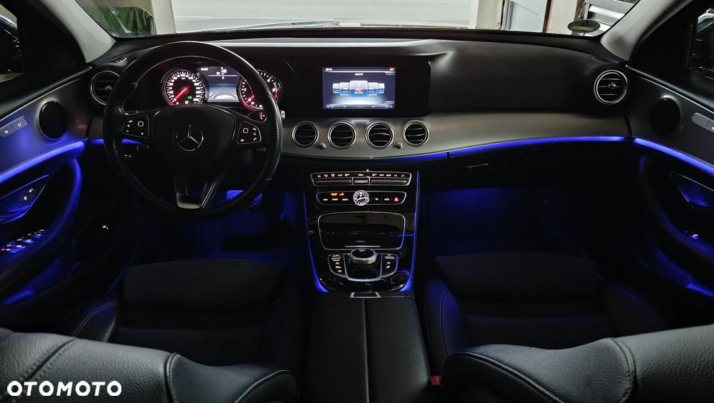 Mercedes-Benz Klasa E 220 d 9G-TRONIC - 11