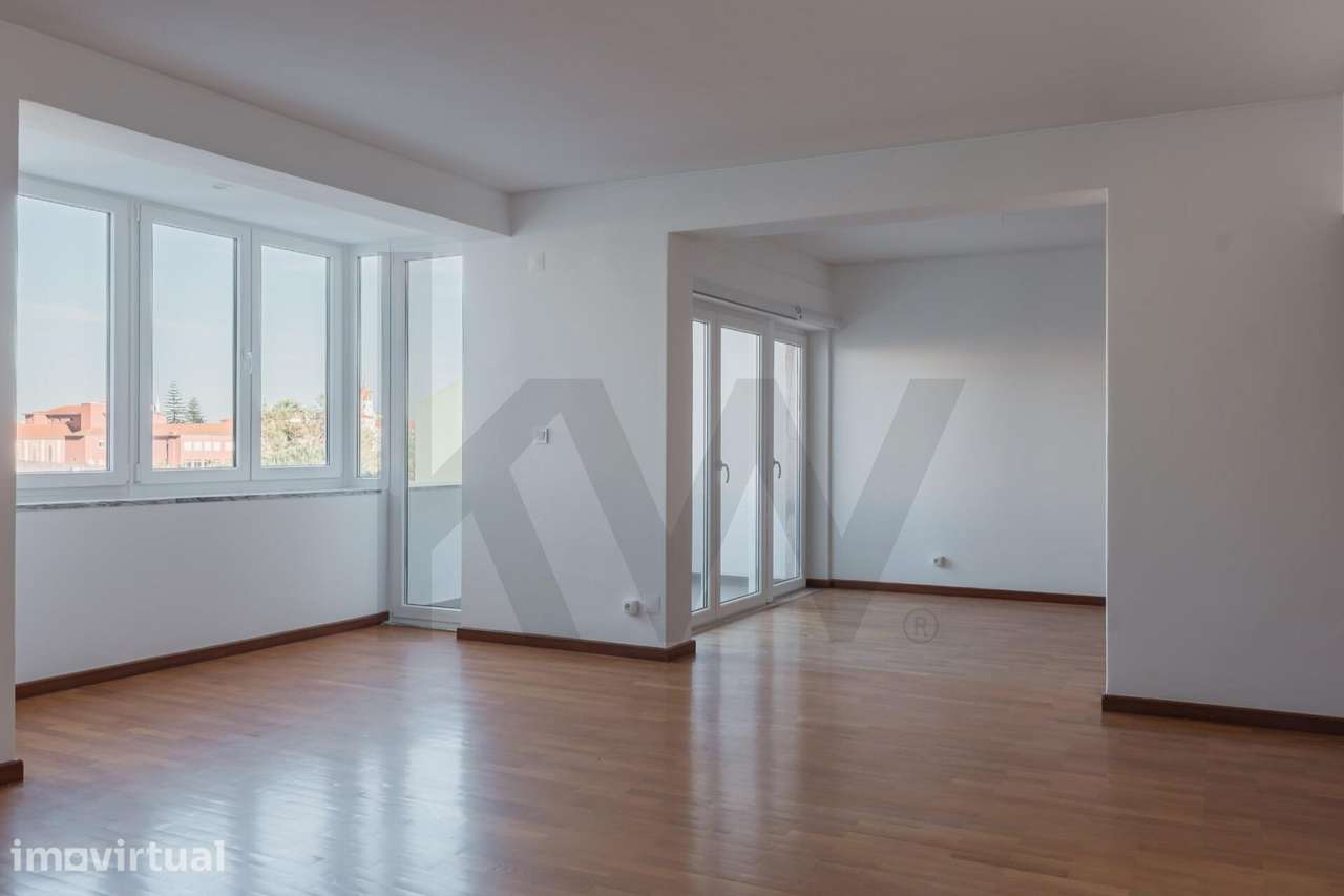 T3 remodelado no Lumiar com garagem e pátio familiar - Grande imagem: 4/35