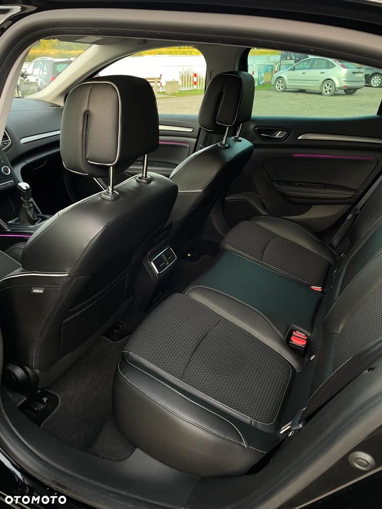 Renault Megane ENERGY TCe 130 BOSE EDITION - 24