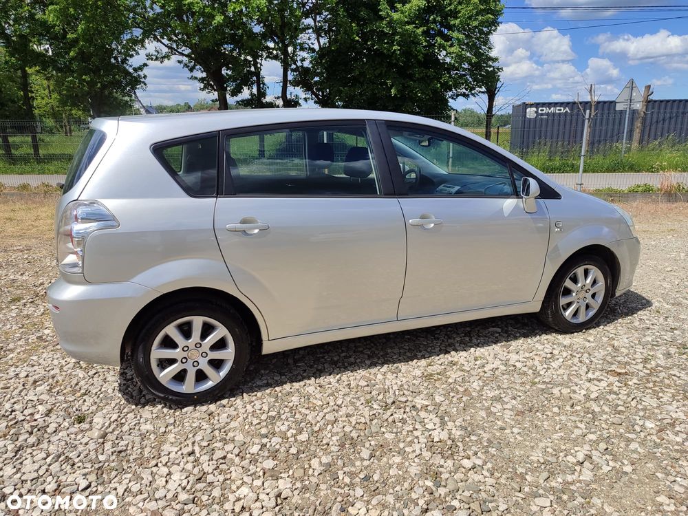 Toyota Corolla Verso - 8