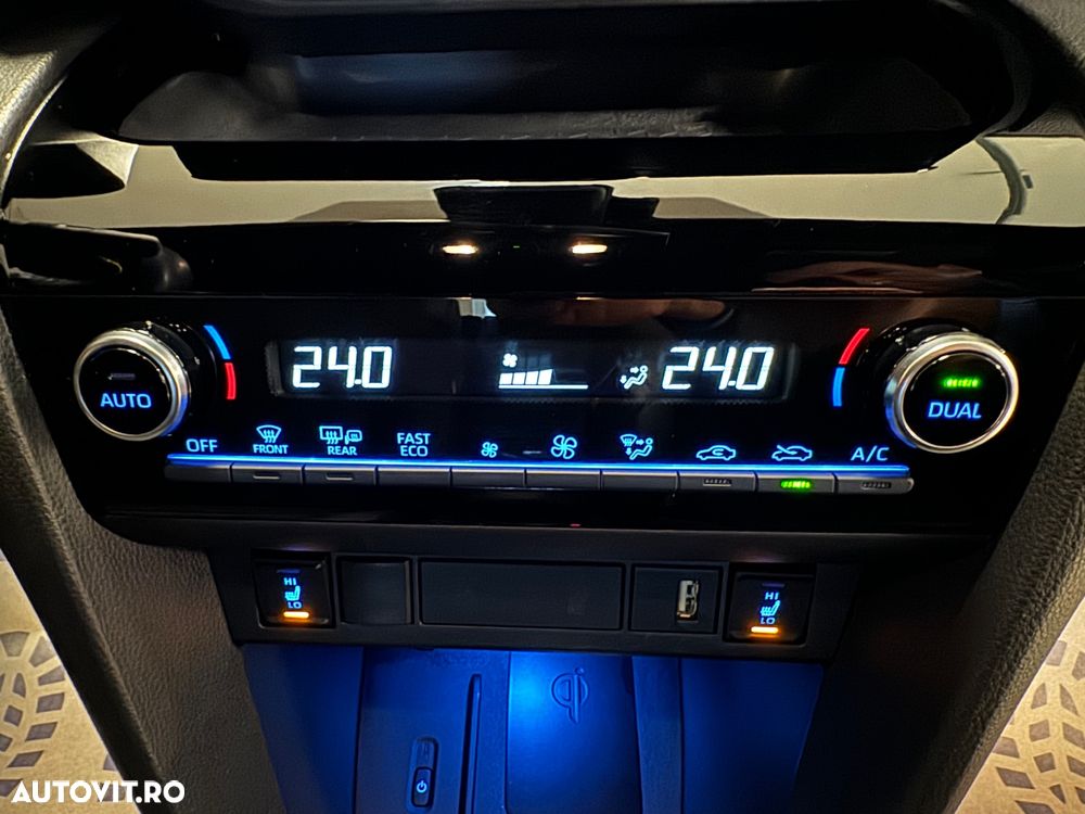 Toyota Yaris Cross Hybrid 130 1.5 VVT-i Black&White - 24