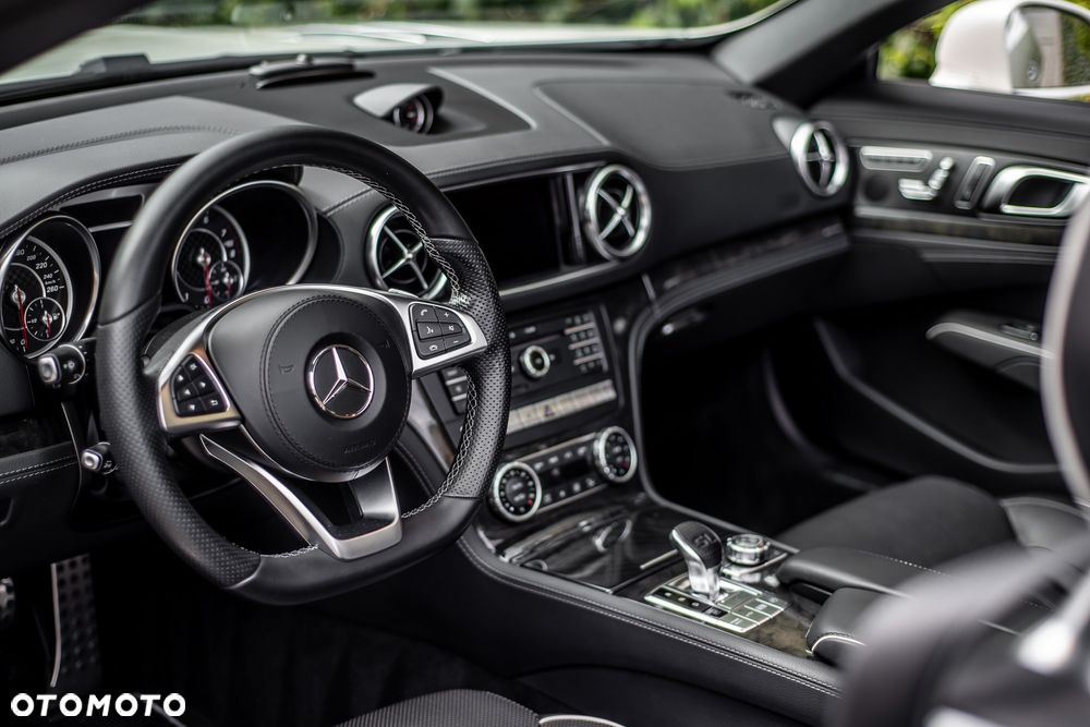 Mercedes-Benz SL - 13