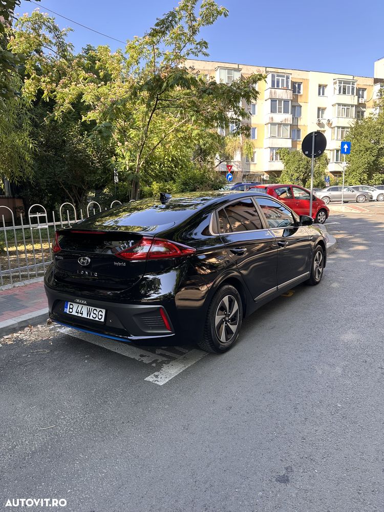 Hyundai IONIQ - 3