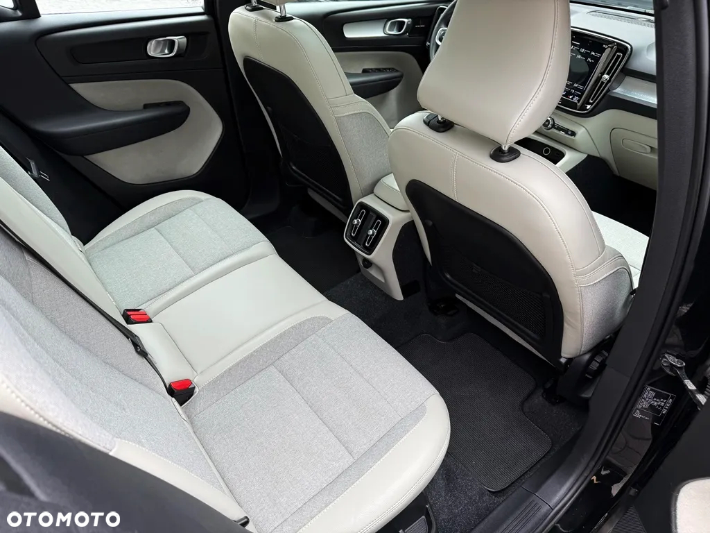 Volvo XC 40 - 38