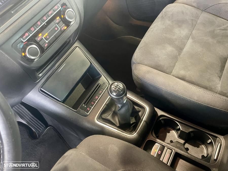 VW Tiguan 2.0 TDi Sport BlueMotion - 17