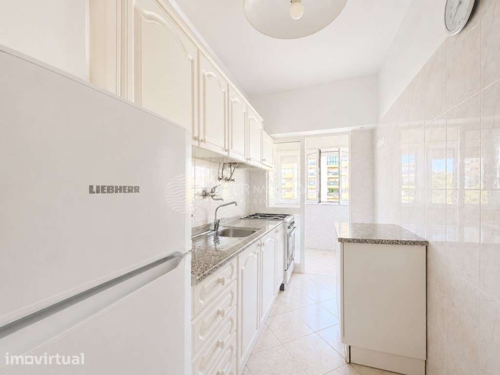 Apartamento T1 com 59 m², Elevador e Marquise na Costa da Caparica - Grande imagem: 4/20