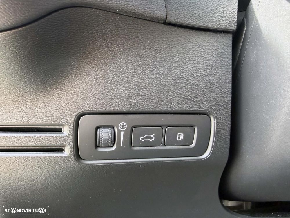 Volvo XC 40 1.5 T5 PHEV Inscription - 36