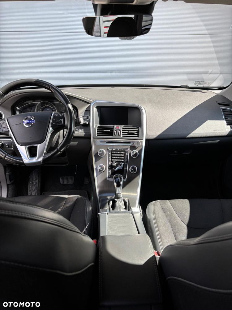 Volvo XC 60 D3 Momentum - 8