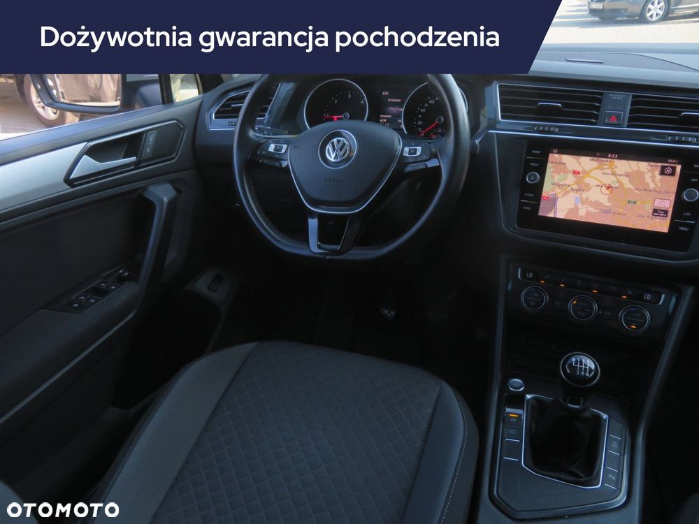 Volkswagen Tiguan - 9