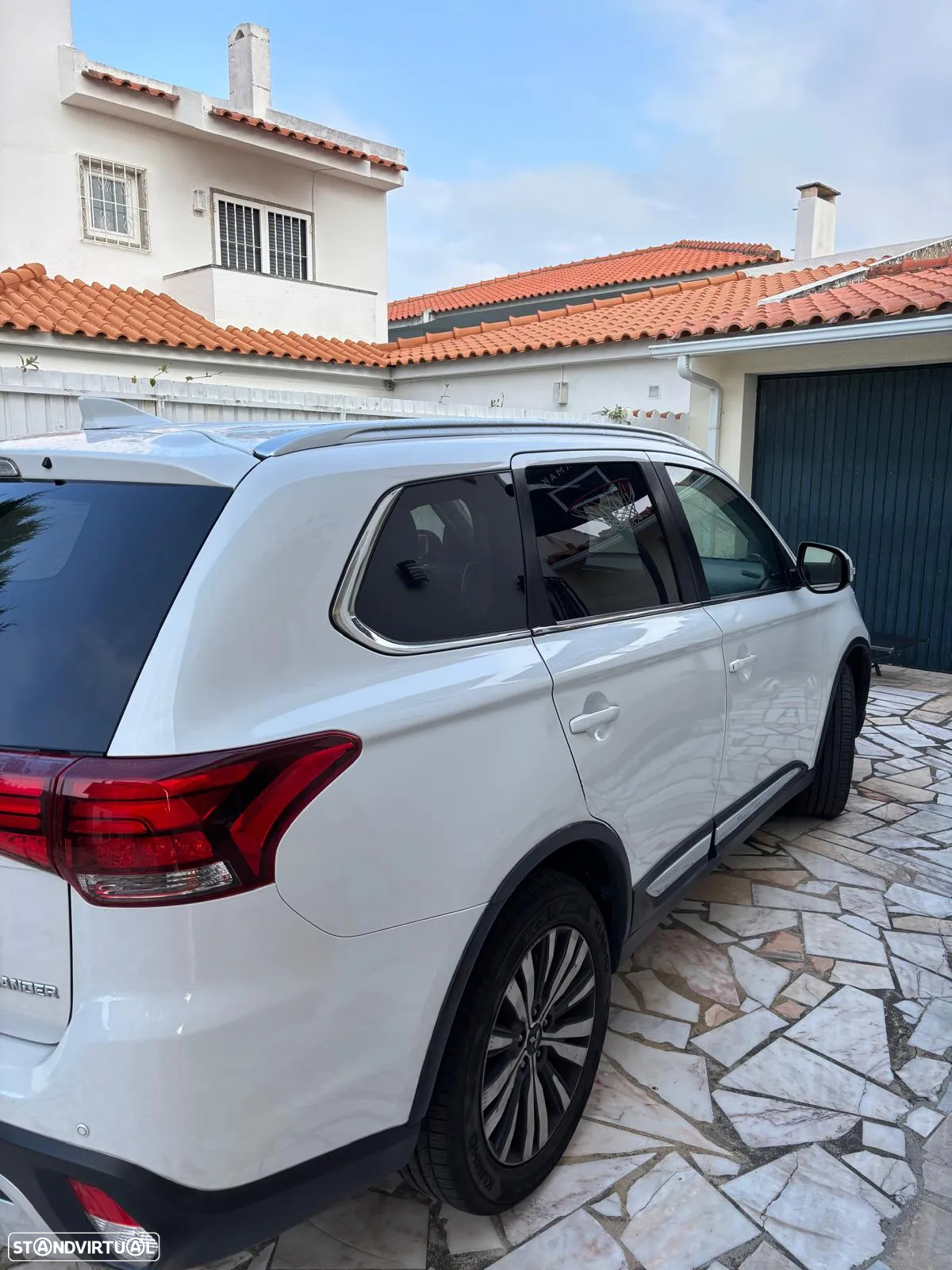 Mitsubishi Outlander 2.0 Kaiteki CVT - 2
