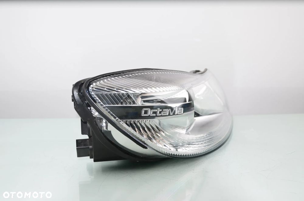 SKODA OCTAVIA II FACELIFT XENON 1Z1941016G z modułami Prawy Przedni Oryginał - 4