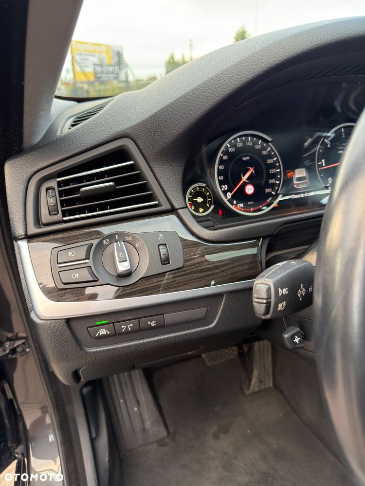 BMW Seria 5 520d Luxury Line - 13