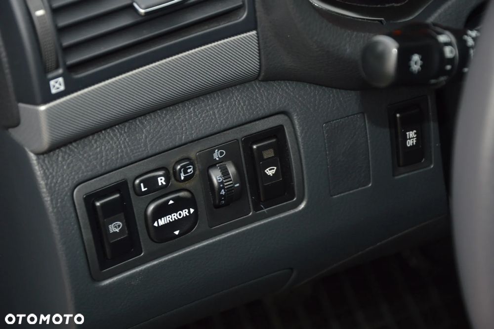 Toyota Avensis 1.8 VVT-i Sol - 28