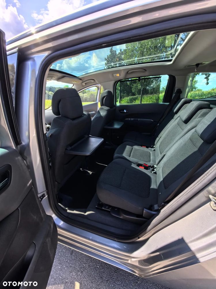 Peugeot 5008 2.0 HDi Premium + - 28