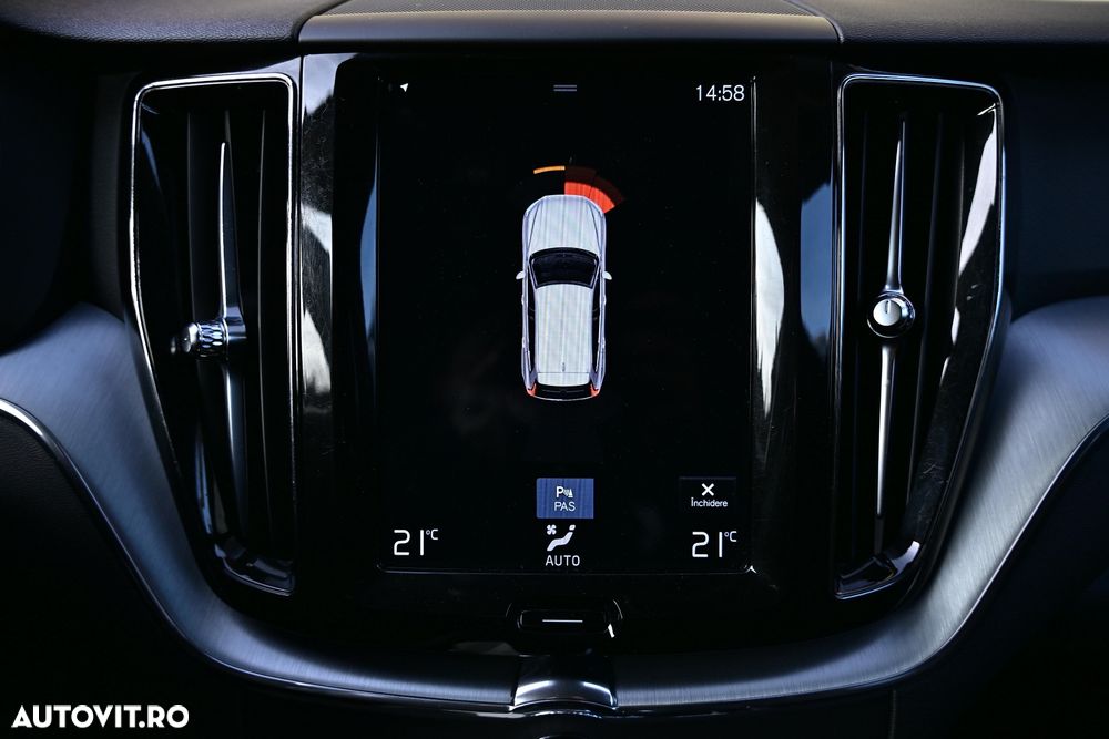 Volvo XC 60 D4 AWD Geartronic Momentum - 25