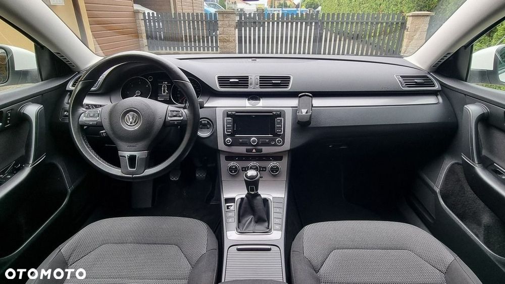 Volkswagen Passat - 13