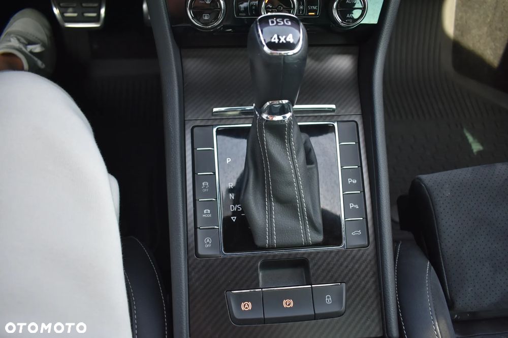 Skoda Superb 2.0 TDI SCR 4x4 Sportline DSG - 23