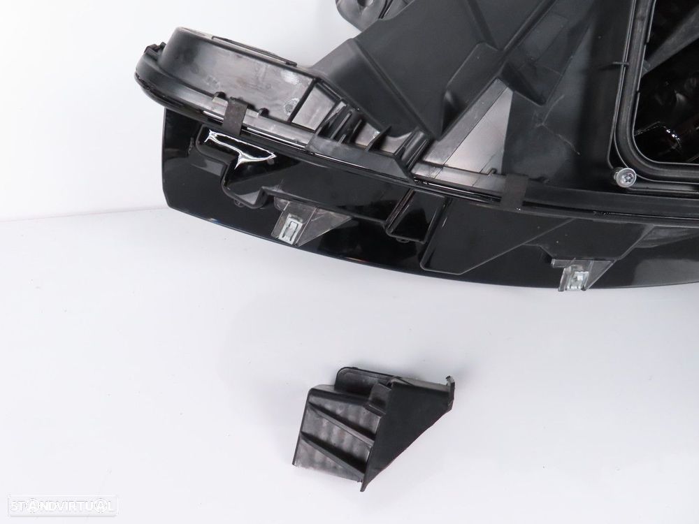 Farol LED Direito Usado / Original RENAULT Clio V Hatchback (B7) 260103507R - 6