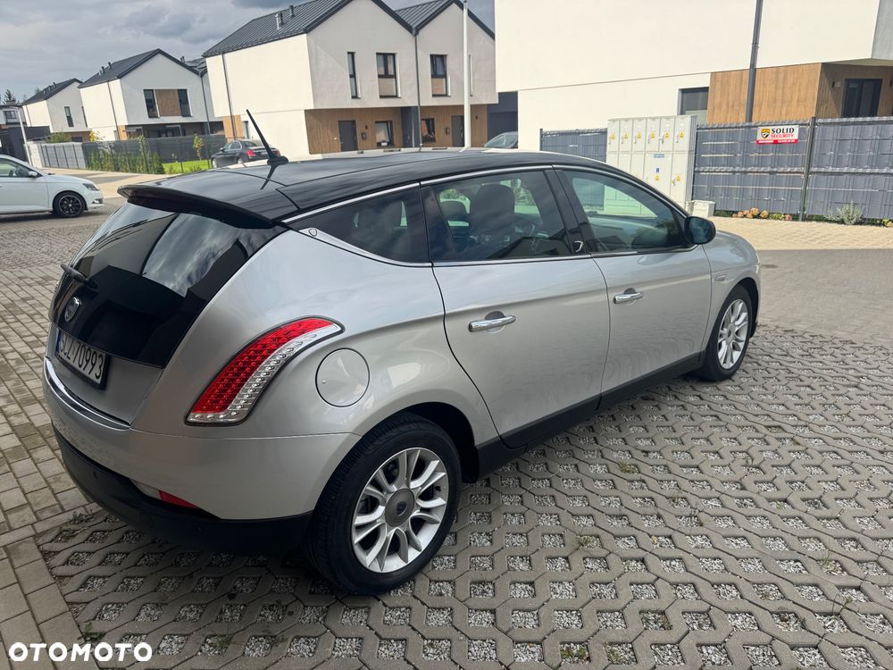 Lancia Delta 1.6 MJ Platino Selectronic - 11
