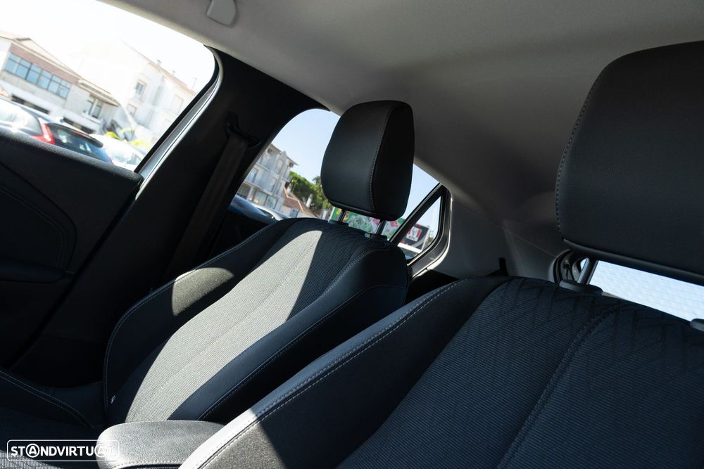 Opel Corsa-e 50 kWh Edition — fotografia 11