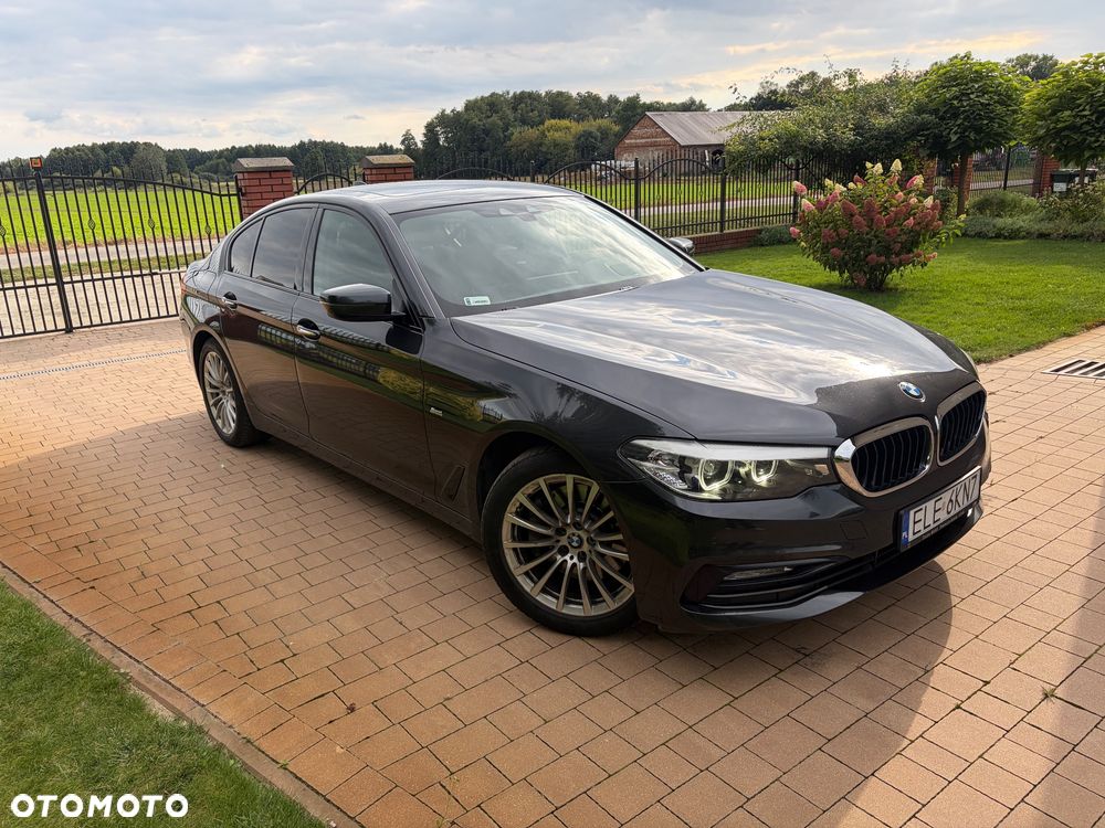 BMW Seria 5 530d xDrive Sport Line sport - 2