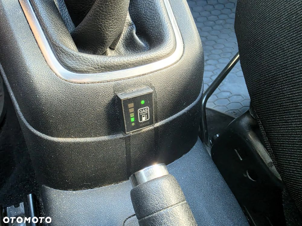 Peugeot 301 1.6 VTi Active EU6 - 24