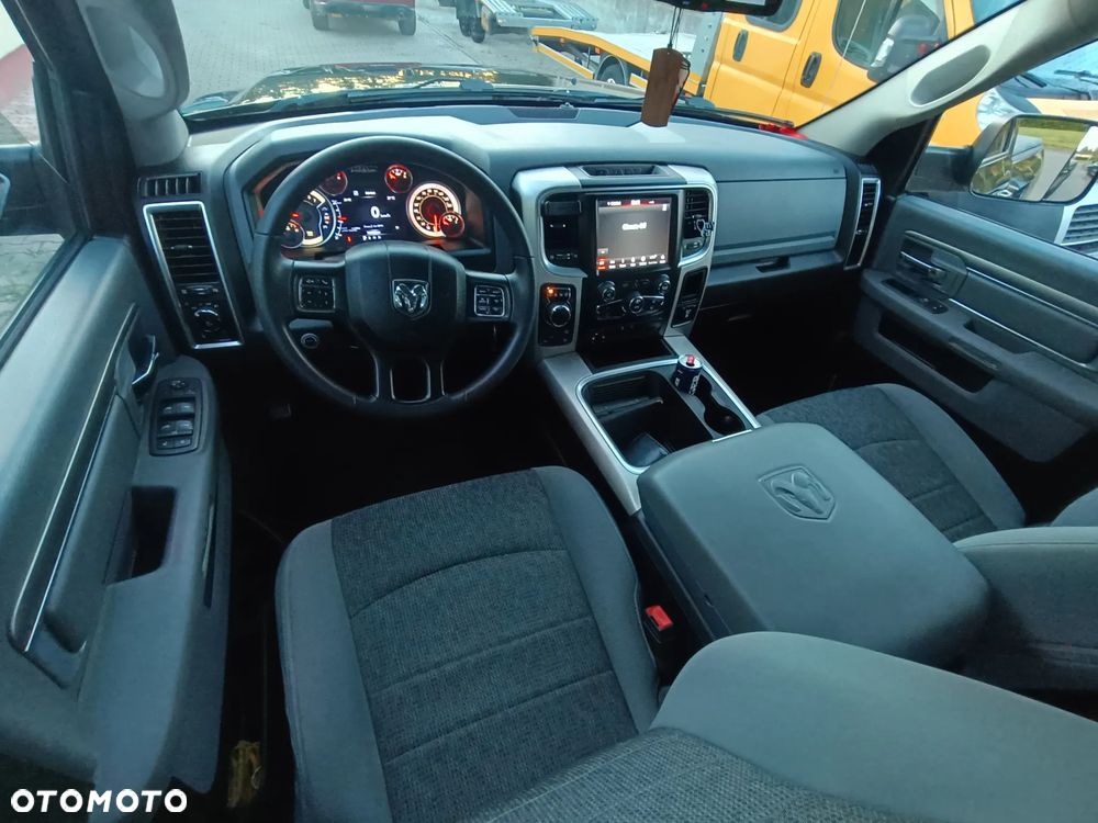 Dodge RAM - 10