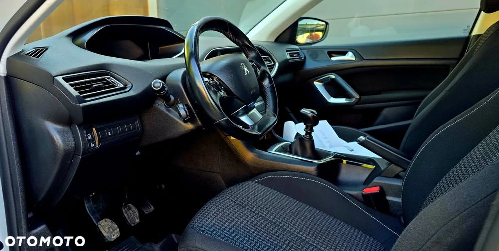 Peugeot 308 BlueHDi 130 Allure Pack - 21