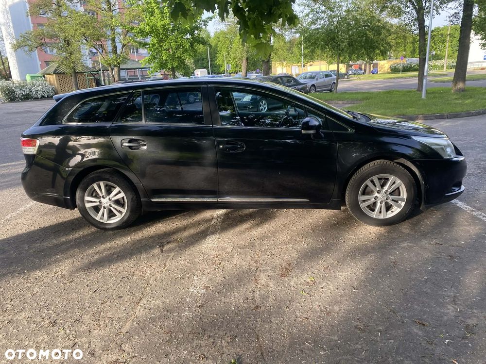 Toyota Avensis 2.0 D-4D Sol plus+NAVI - 4