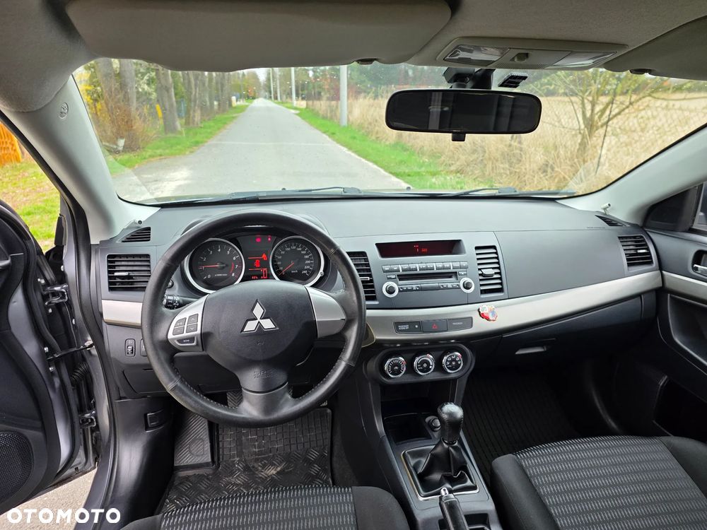 Mitsubishi Lancer 1.6 Inform - 8