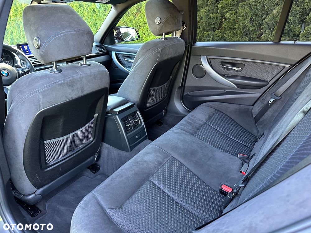 BMW Seria 3 328i Sport-Aut Sport Line - 34