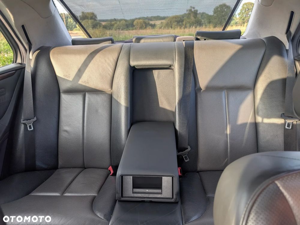 Mercedes-Benz Klasa E 320 T CDI Elegance - 18