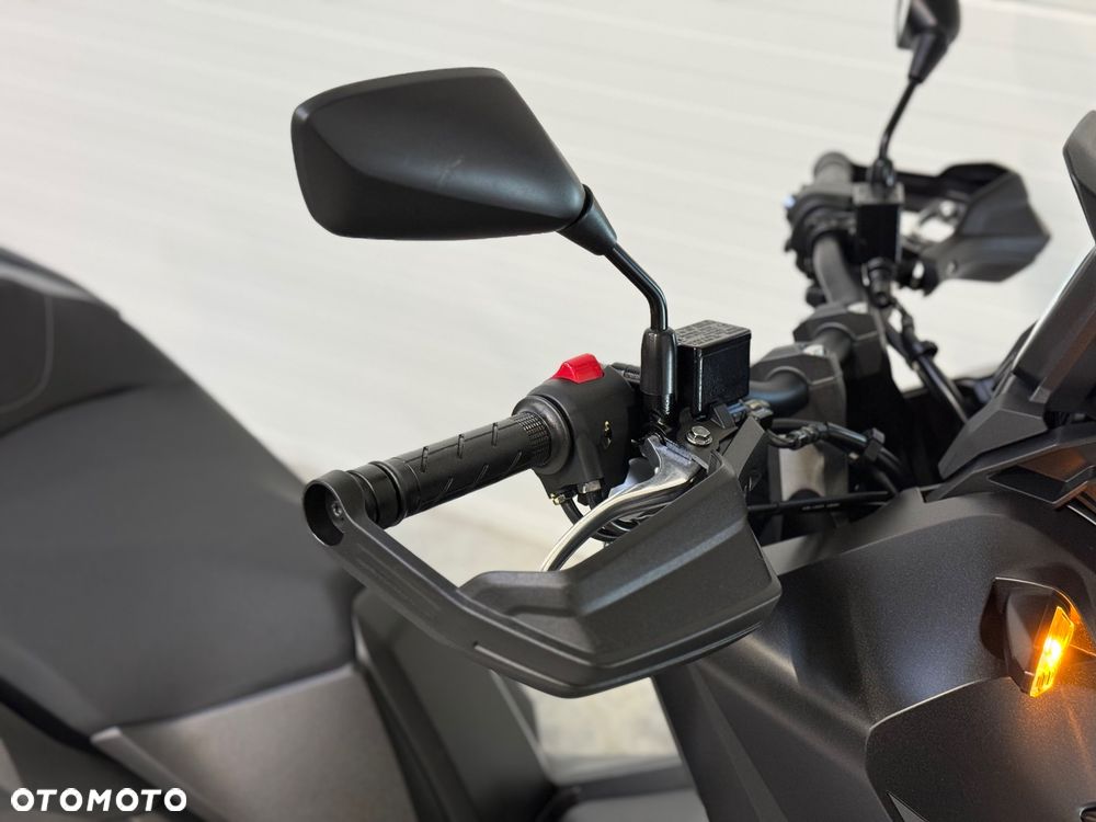 Honda ADV350 - 11