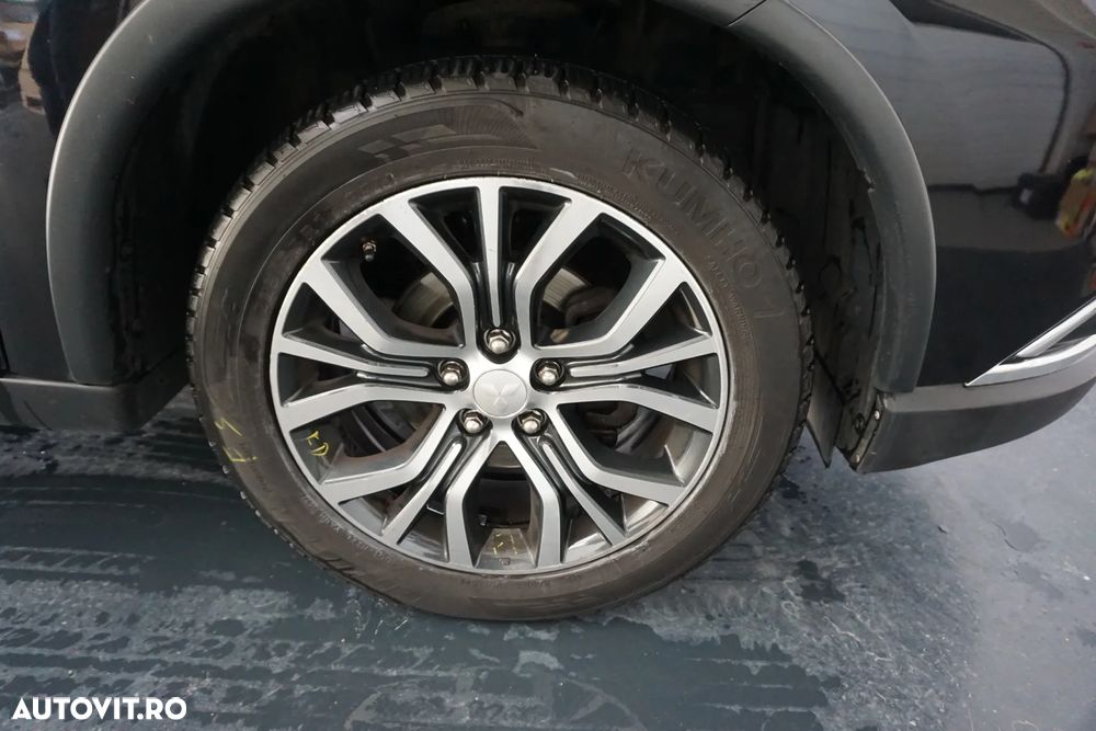 Mitsubishi Outlander 2.2 DI-D 4WD Automatik Plus - 9