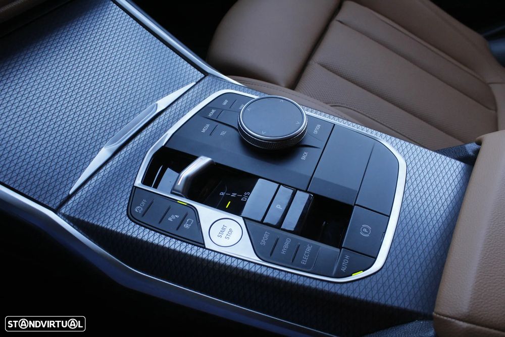 BMW 330 e Touring Pack Desportivo M Pro Auto - 19