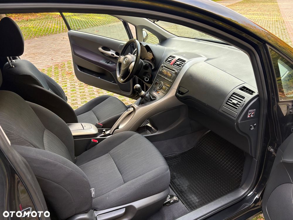 Toyota Auris - 14