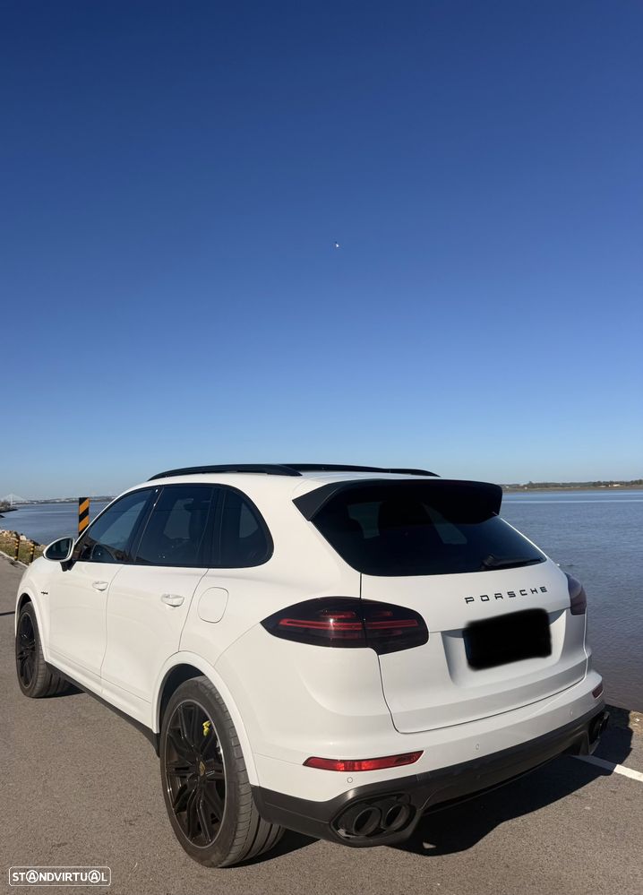 Porsche Cayenne - 21