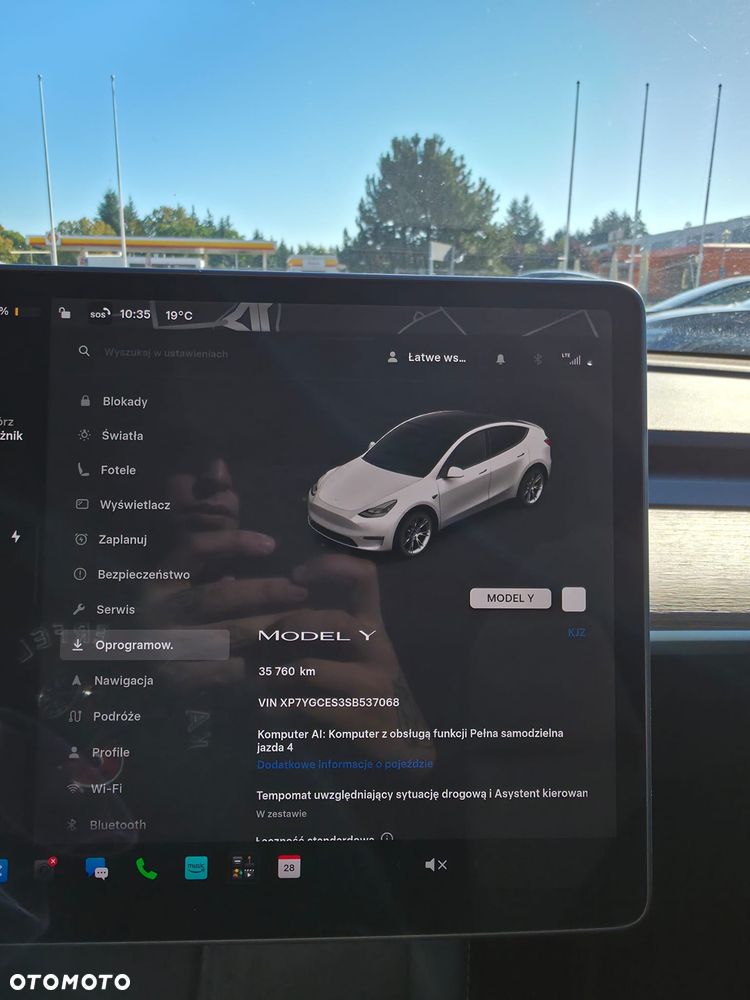 Tesla Model Y - 13
