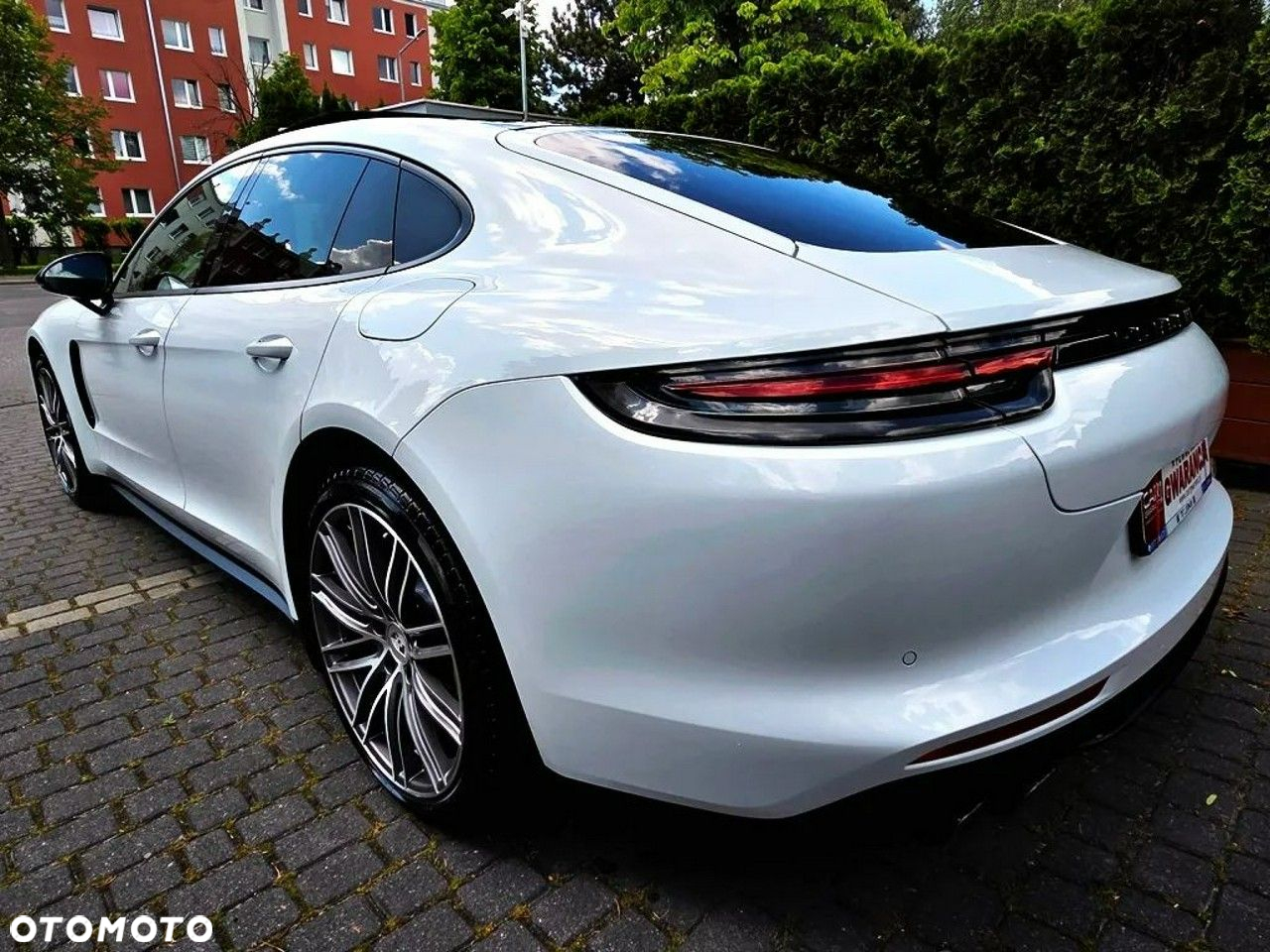 Porsche Panamera 4 Platinum Edition - 5