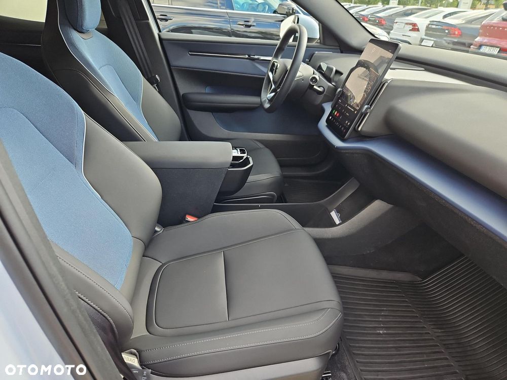 Volvo EX30 69kWh Single Motor Long Range Core - 11