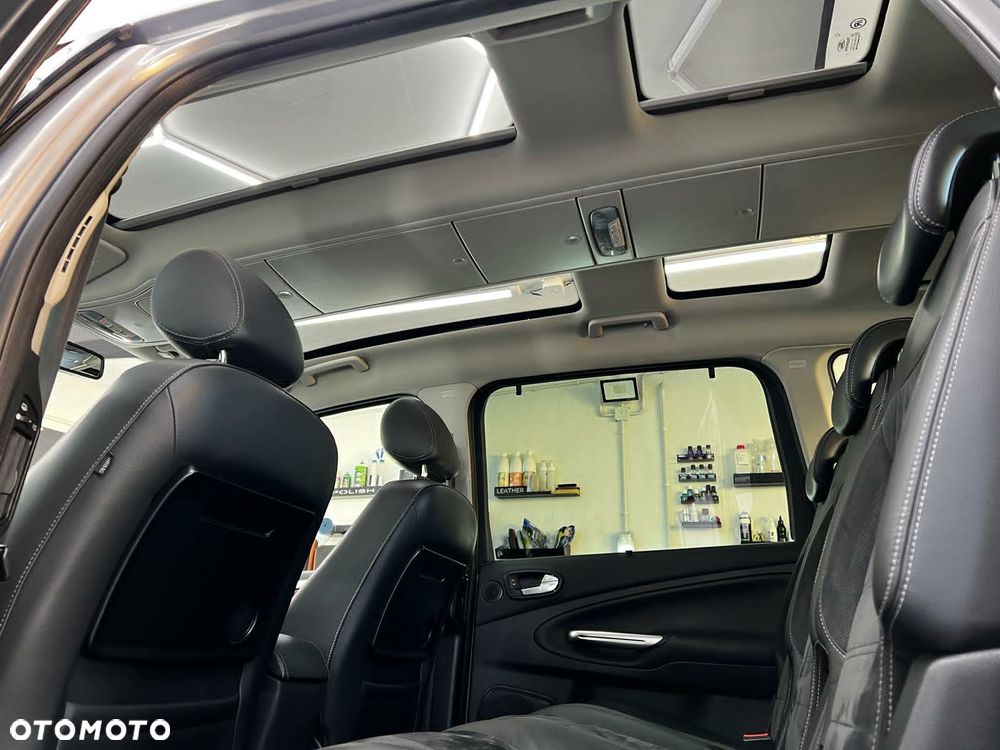 Ford Galaxy 2.2 TDCi DPF Titanium - 24