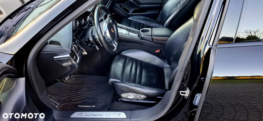 Porsche Panamera - 12